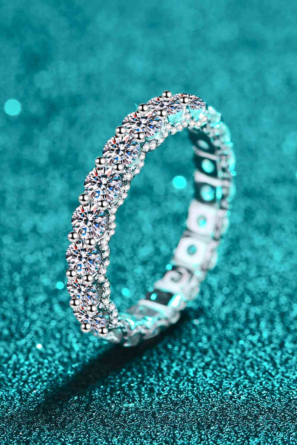 Sparkling Moissanite Band