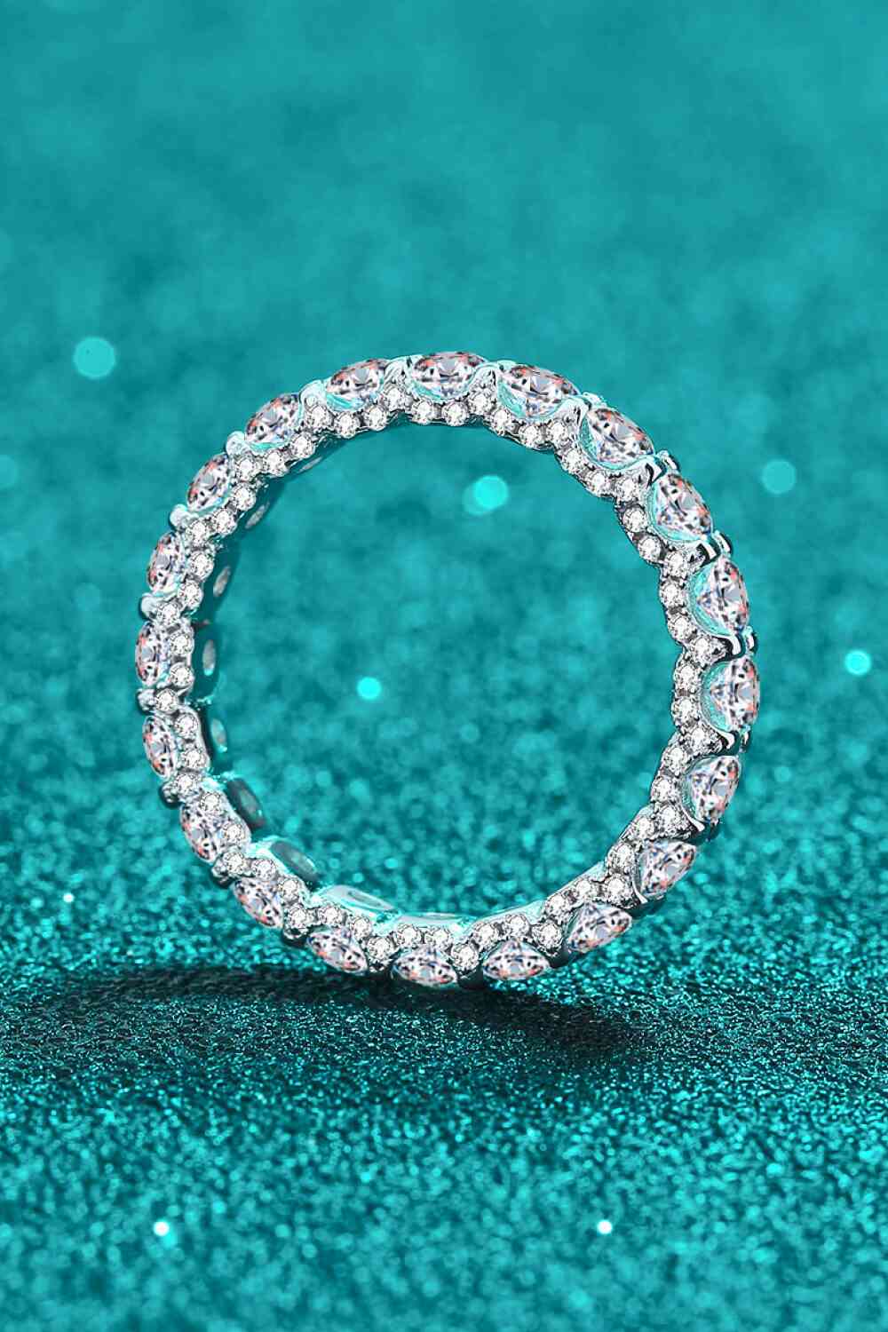 Sparkling Moissanite Band